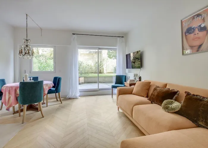 Chic & Terrasse Privee A Paris Apartment *