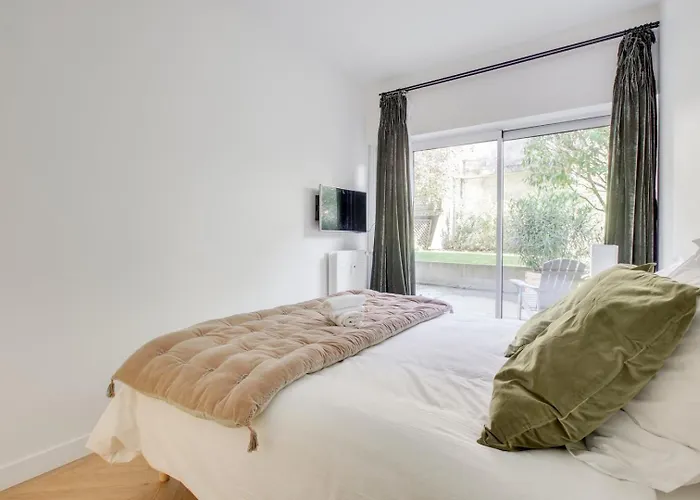 Chic & Terrasse Privee A Paris Apartment Paris